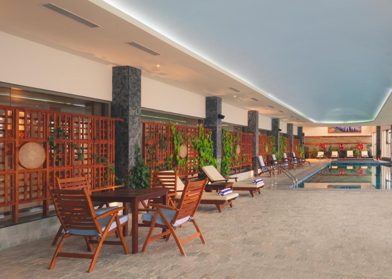 Taj Theog Resort & Spa Shimla Luaran gambar